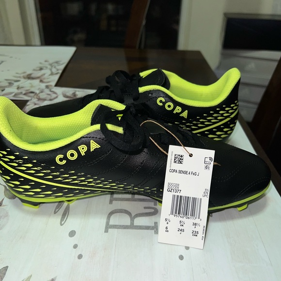 Adidas kids copa sense.4 fxg j size 6 new without box - Picture 1 of 7